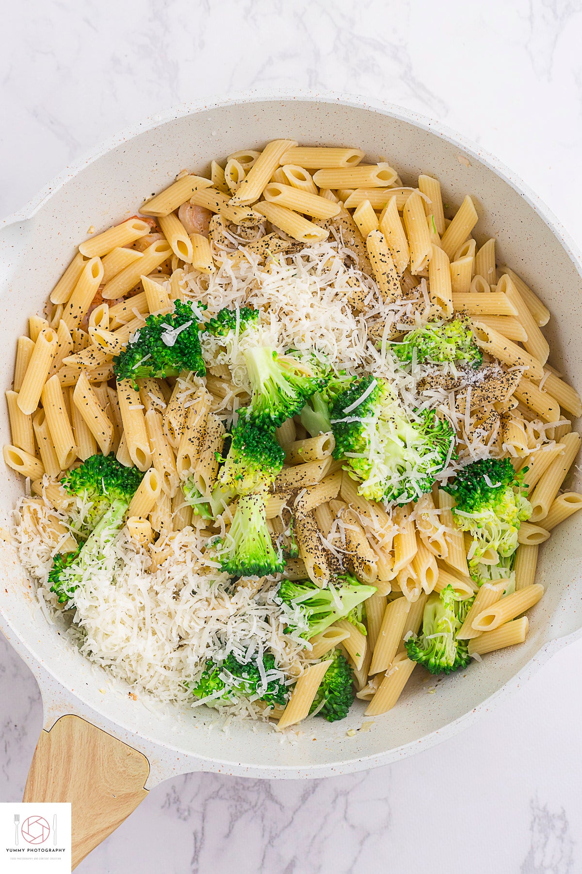 SHRIMP AND BROCCOLI PASTA