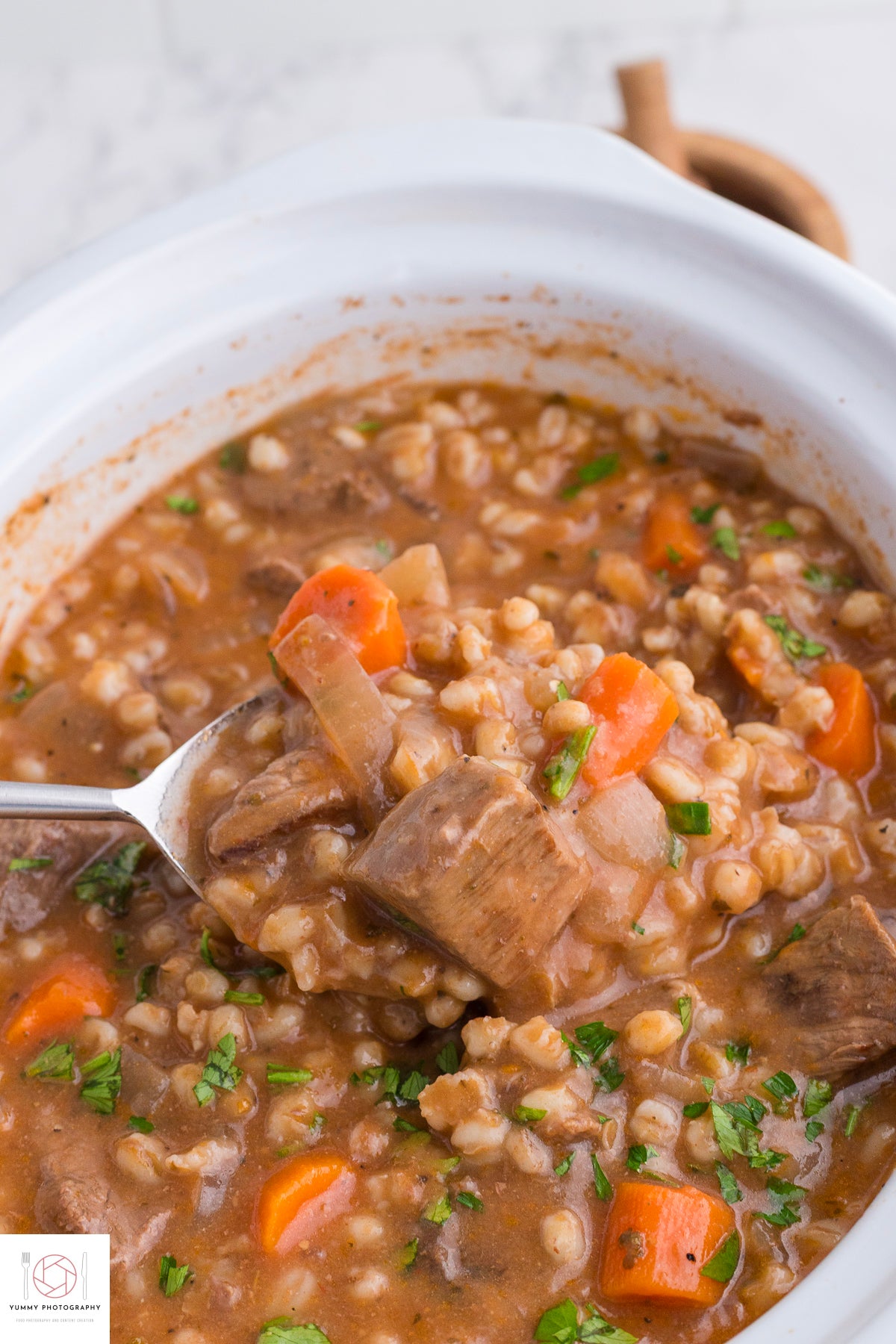 SLOW COOKER BEEF AND BARLEY STEW