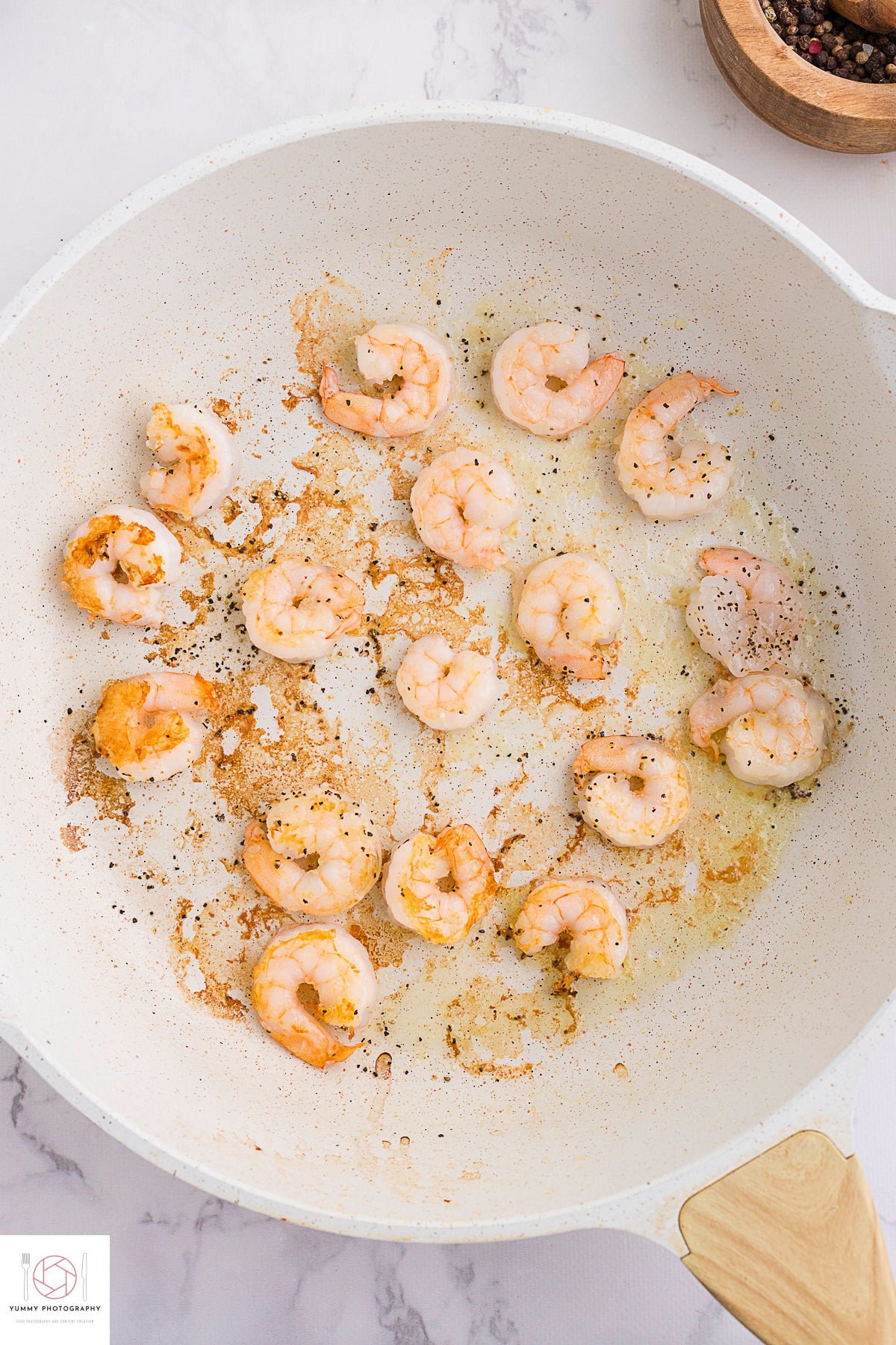 SHRIMP AND BROCCOLI PASTA