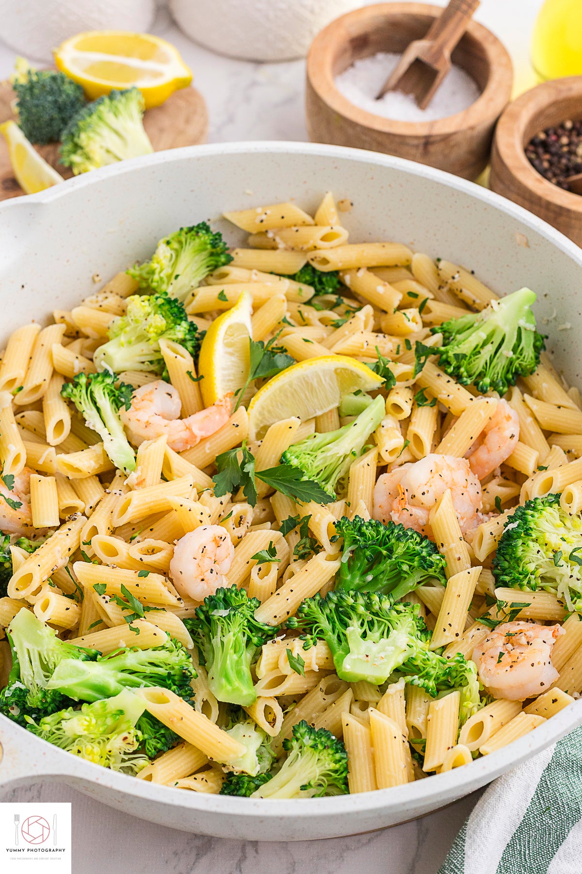 SHRIMP AND BROCCOLI PASTA