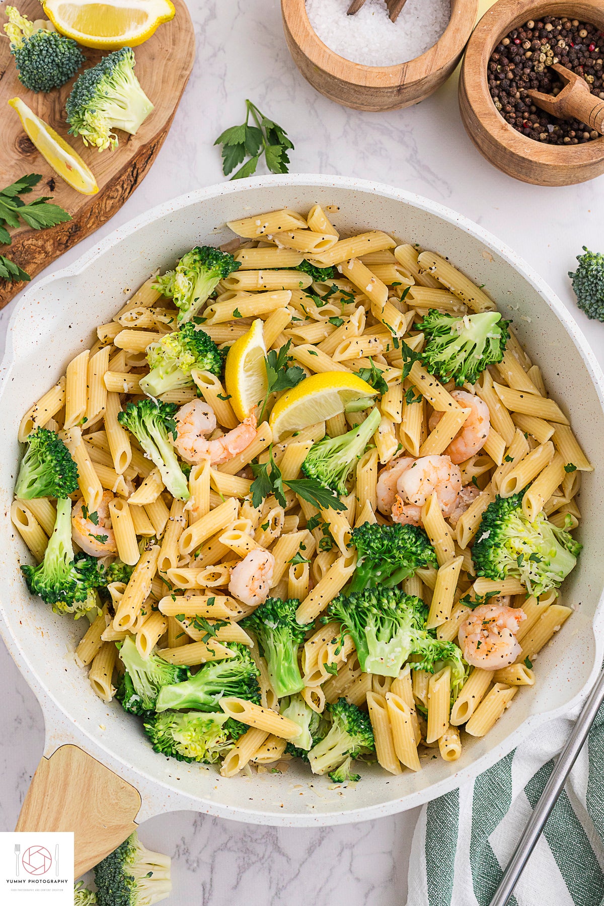 SHRIMP AND BROCCOLI PASTA