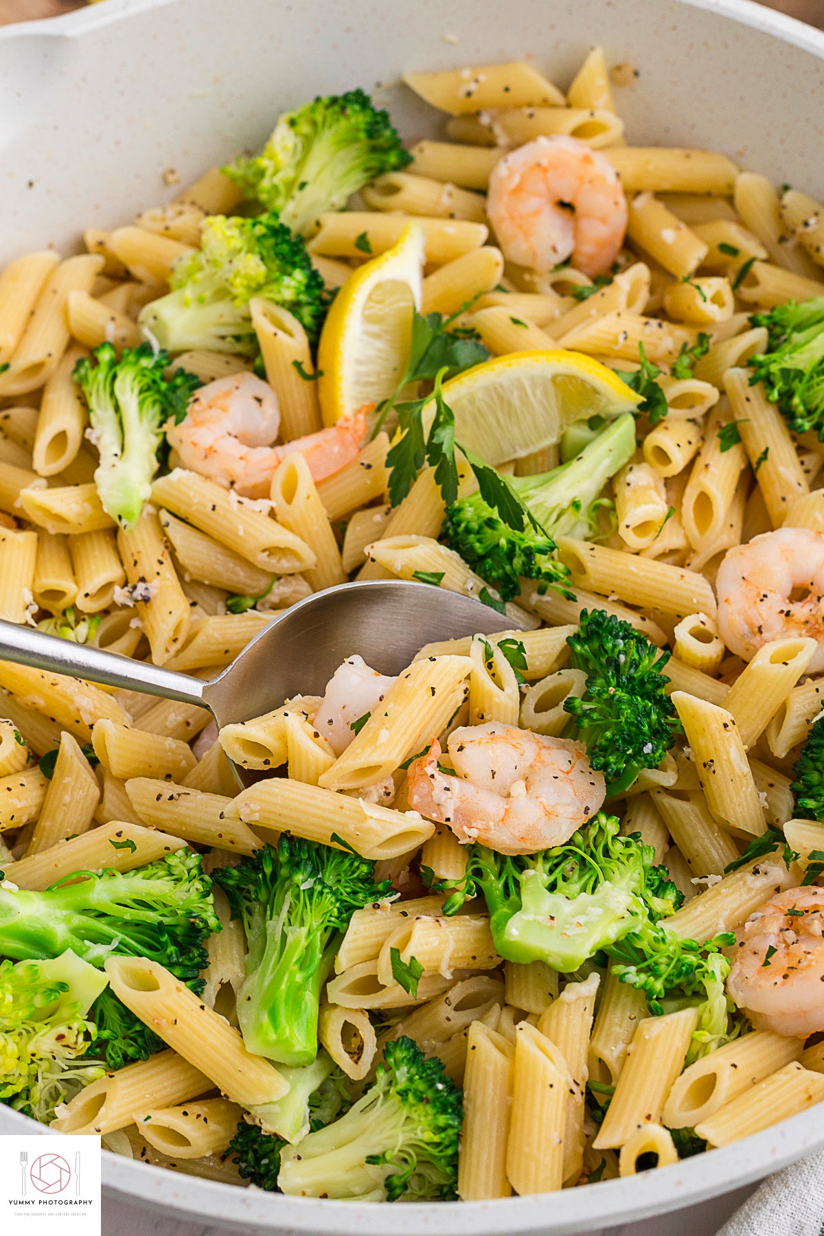 SHRIMP AND BROCCOLI PASTA